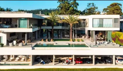 Mansão à venda no Condomínio Residencial Tamboré 2 no bairro Tamboré em Santana de Parnaíba - SP