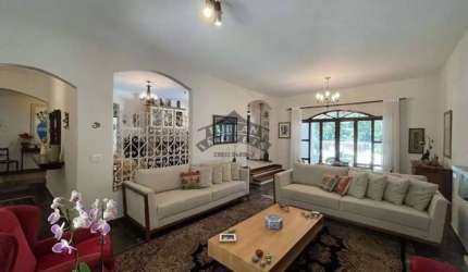 Casa Sobrado alto padrão no Condomínio Villa Vianna na Vila Santo Antônio em Cotia - SP