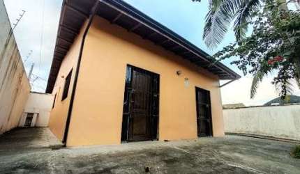 Casa à venda 4 Quartos, 2 Vagas, Martim de Sá, Caraguatatuba - SP