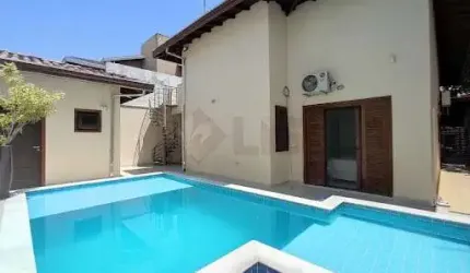 Casa à venda 3 Quartos, 2 Suites, 4 Vagas, 217M², Indaiá, Caraguatatuba - SP