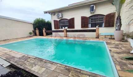 Casa à venda 2 Quartos, 1 Suite, 4 Vagas, 187M², Martim de Sá, Caraguatatuba - SP