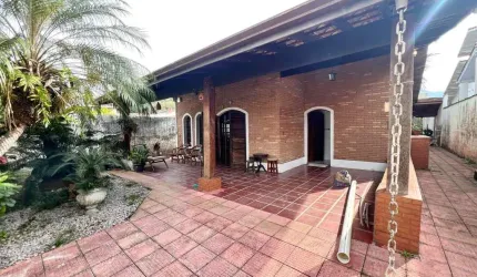 Casa à venda 3 Quartos, 1 Suite, 2 Vagas, 128M², Martim de Sá, Caraguatatuba - SP