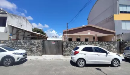 Casa com 3 quartos sendo 1 suíte disponível para venda em Aracaju