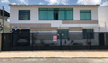 Casa com 4 quartos no bairro Suíssa
