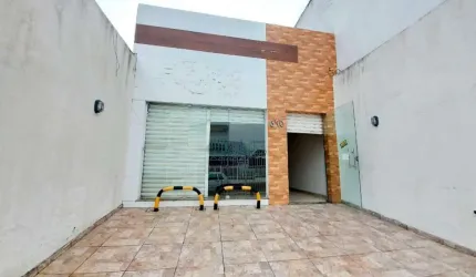 Ótimo Ponto Comercial na Rua Campos