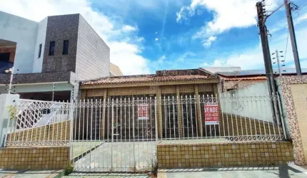 Casa com 4/4 no Conjunto JK - Bairro Jabotiana.