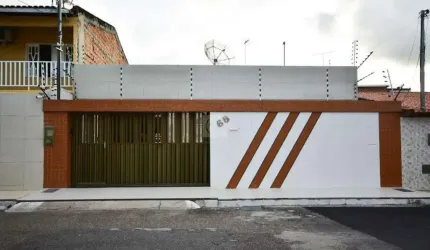 Venda - Casa Espaçosa no Conjunto Medici II - Bairro Luzia