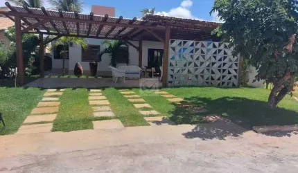 Casa no Condomínio Sol e Mar 1