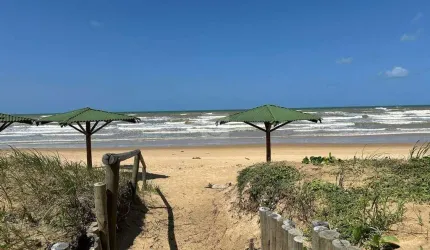 Seu Paraíso à Beira-Mar Te Espera no Ville Al Mare!