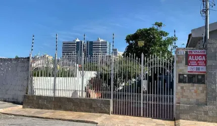 Casa para aluguel com 2 quartos e 2 vagas, Bairro Suíssa em Aracaju.