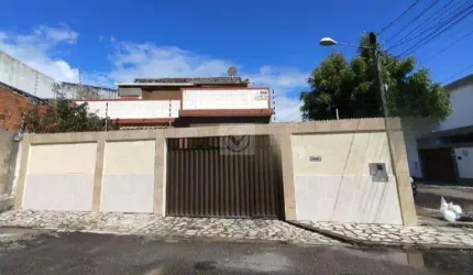 Casa localizada no bairro Farolândia