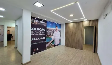 Prédio Comercial de esquina com estacionamento no Salgado Filho
