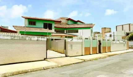 VENDA - Exclusividade e Espaço: Sua Casa de Esquina no Bairro Suíça!