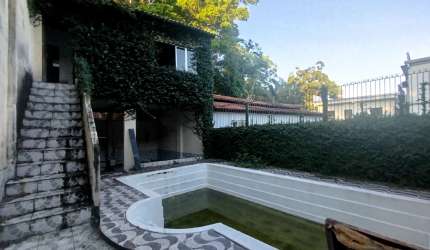 VENDO CASA DULPLEX COM 03 QTOS COM PISCINA NO P.10