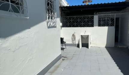 VENDO CASA NO DOM PEDRO COM 03 QTOS PROXIMO A PRACA