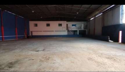 ALUGO OU VENDO GALPAO COM 600M2 COM 08 DE PE DIREITO NO P.10