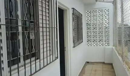 Sobrado para aluguel e venda com 370 metros quadrados com 4 quartos