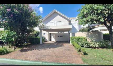 Casa para locação com 2 dormirtórios sendo 1 suíte em Alphaville