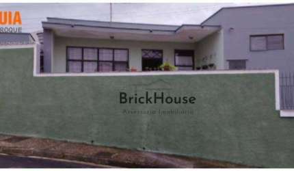 Casa com 3 dormitórios à venda, 119 m² por R$ 700.000 - Centro - São Roque/SP