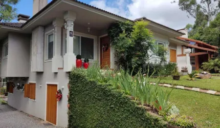 Casa 07 Dorm. à venda no Bairro Planalto com 320 m² de área privativa - 5 vagas de garagem