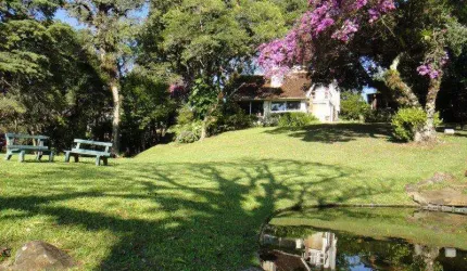 Casa 03 Dorm. à venda no Bairro Planalto com 200 m² de área privativa - 2 vagas de garagem