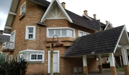 Casa 04 Dorm. à venda no Bairro Planalto com 280 m² de área privativa - 4 vagas de garagem