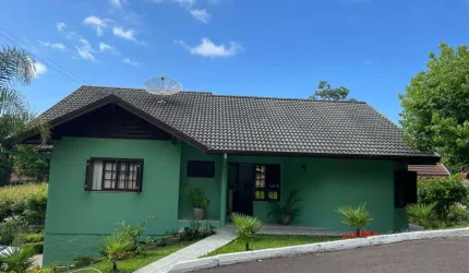 Casa 05 Dorm. à venda no Bairro Planalto com 220 m² de área privativa - 2 vagas de garagem