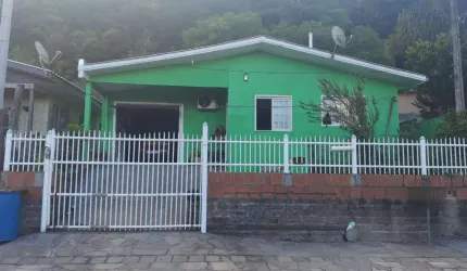 Casa 03 Dorm. à venda no Bairro Várzea Grande com 120 m² de área privativa - 1 vaga de garagem