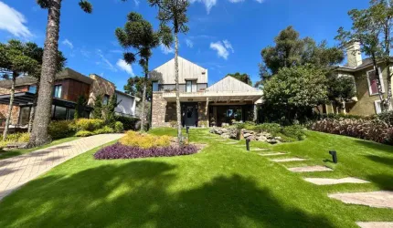 Casa 03 Dorm. à venda no Bairro Aspen Mountain com 308 m² de área privativa - 2 vagas de garagem