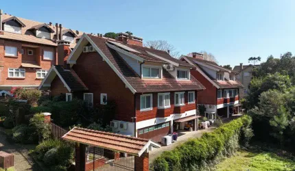Casa 03 Dorm. à venda no Bairro Vila Suzana com 167 m² de área privativa - 2 vagas de garagem