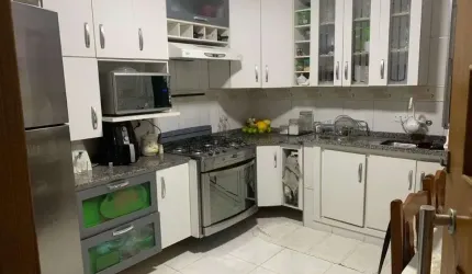 Casa com 3 dormitórios à venda, 186 m² por R$ 830.000,00 - Vila Curuçá - Santo André/SP
