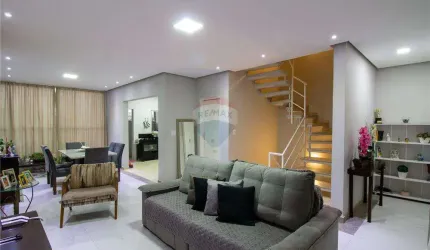 Casa à venda com 245m² em Condomínio Fechado no Parque Renato Maia - 03 Dormitórios | 04 vagas