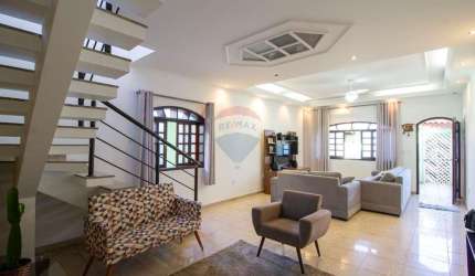AMPLO SOBRADO COMERCIAL NO GOPOUVA