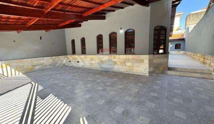 VENDE-SE CASA TÉRREA ESPAÇOSA NO BAIRRO SANTA CLARA – GUARULHOS