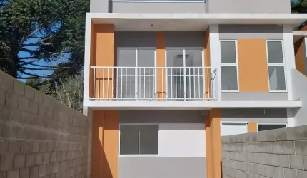 Casa com 2 quartos no Santa candida com 2 vagas