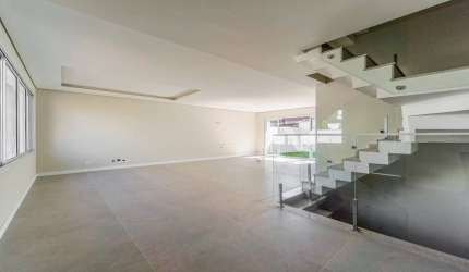 BELISSÍMA CASA COM 354m² 3 SUÍTES E 4 VAGAS