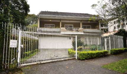 Melhor oportunidade de casa no Alto da XV com Cristo Rei