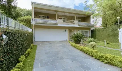 Melhor oportunidade de casa no Alto da XV com Cristo Rei