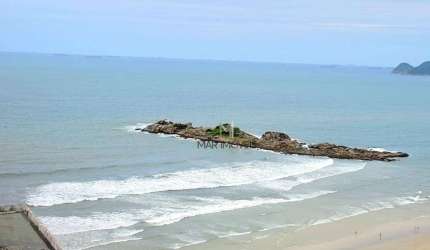 Apartamento à venda no Guarujá, na praia das pitangueiras, 180 metros de área útil, 02 vagas de garagem e lazer.