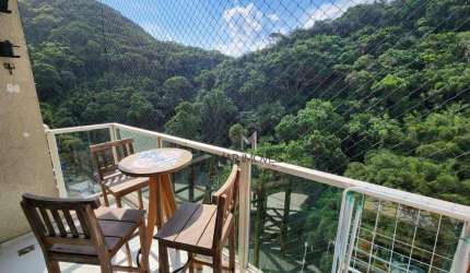 Apartamento em excelente localização no centro da praia das Pitangueiras no Guarujá!