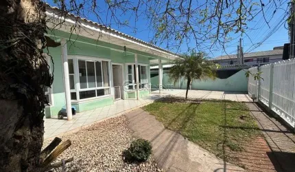Casa com 4 quartos à venda na Rua Joaquim Fernandez de Oliveira, 32, Abraão, Florianópolis por R$ 2.600.000