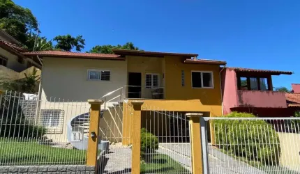 Casa com 3 quartos à venda na Rua Juventino dos Santos Barbosa, 196, Coqueiros, Florianópolis por R$ 1.750.000