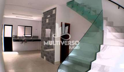 Sobrado à venda, 2 quartos no bairro Maracanã em Praia Grande