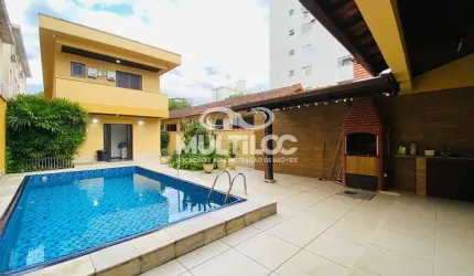 Casa isolada sobrado com piscina churrasqueira e quintal