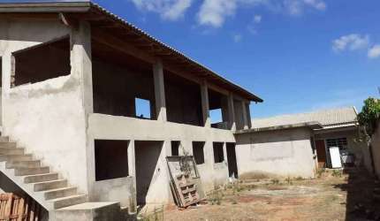 IMOVEL COM  PONTO COMERCIAL  EM  FRENTE
