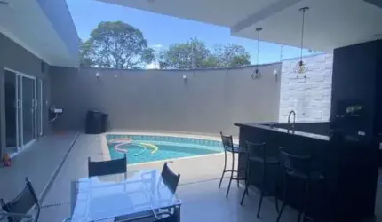 EXCELENTE CASA PARA VENDA