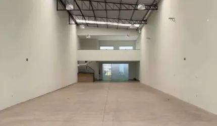 Imóvel ê de ótima construção! Bem diferenciado do que existe por aí.