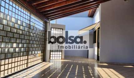 IMOVEL COMERCIAL DE ESQUINA MAIS CASA COM 3 DOMITÓRIOS ! !
