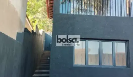Linda Casa com 4 dormitórios na Vista Alegre