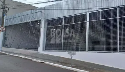EXCELENTE IMOVÉL, BEM LOCALIZADO NA VILA SOUTO ! !